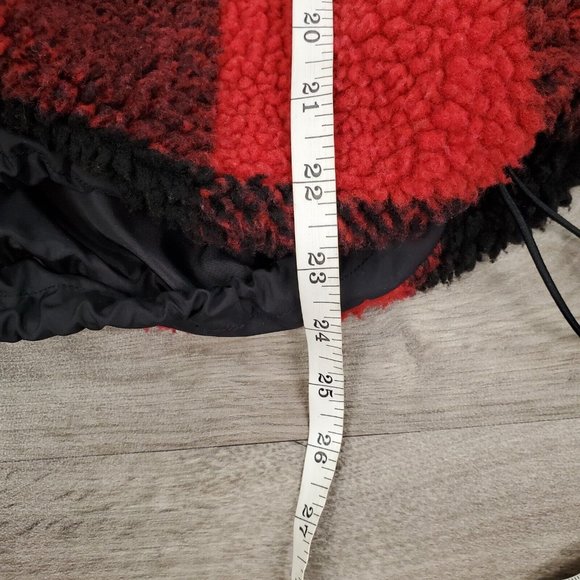 American Eagle Sweater Womens Small Red Black Buffalo Plaid Sherpa Fleece Casual - Picture 11 of 11